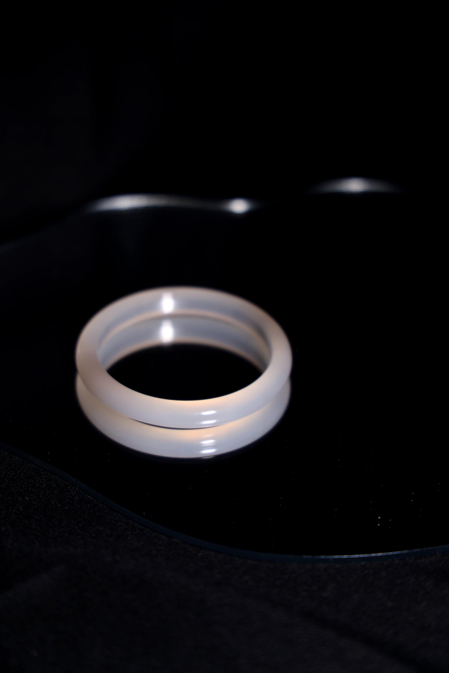 Moonlight II - White jade stone bangle